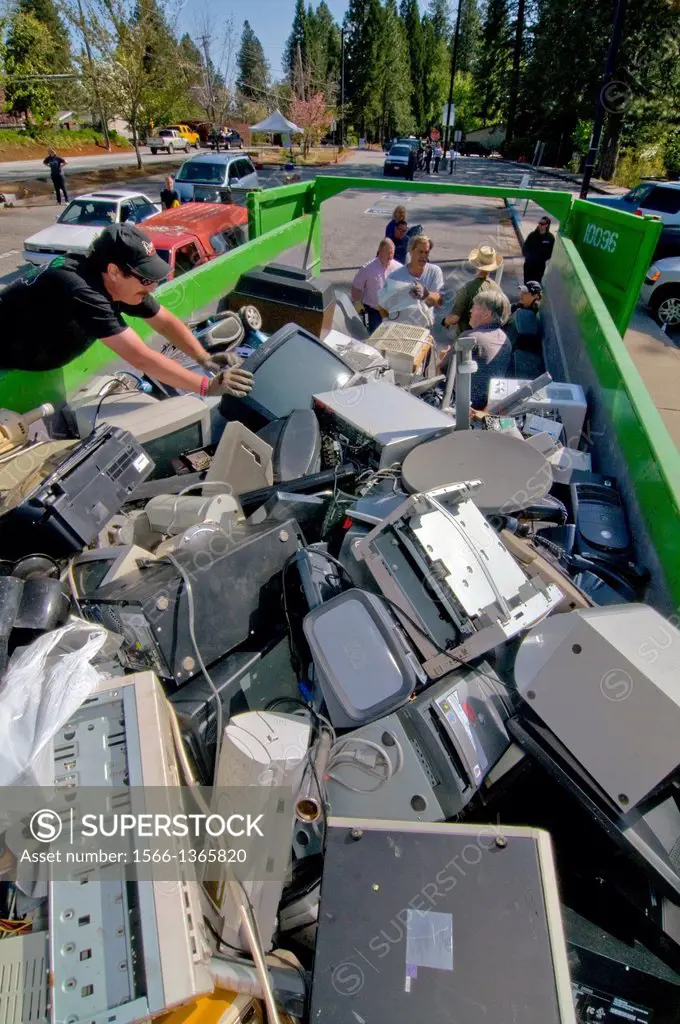 Community e-waste collection fundraiser in Grass Valley California. All donated electronic items are hauled away by a recycling company to be carefull...