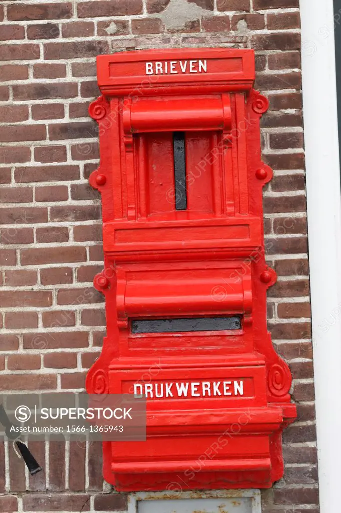 Europe , Historic town , Holland , Mail box , Mailbox , Netherlands , Red , Veere , Walchen peninsula , Color image