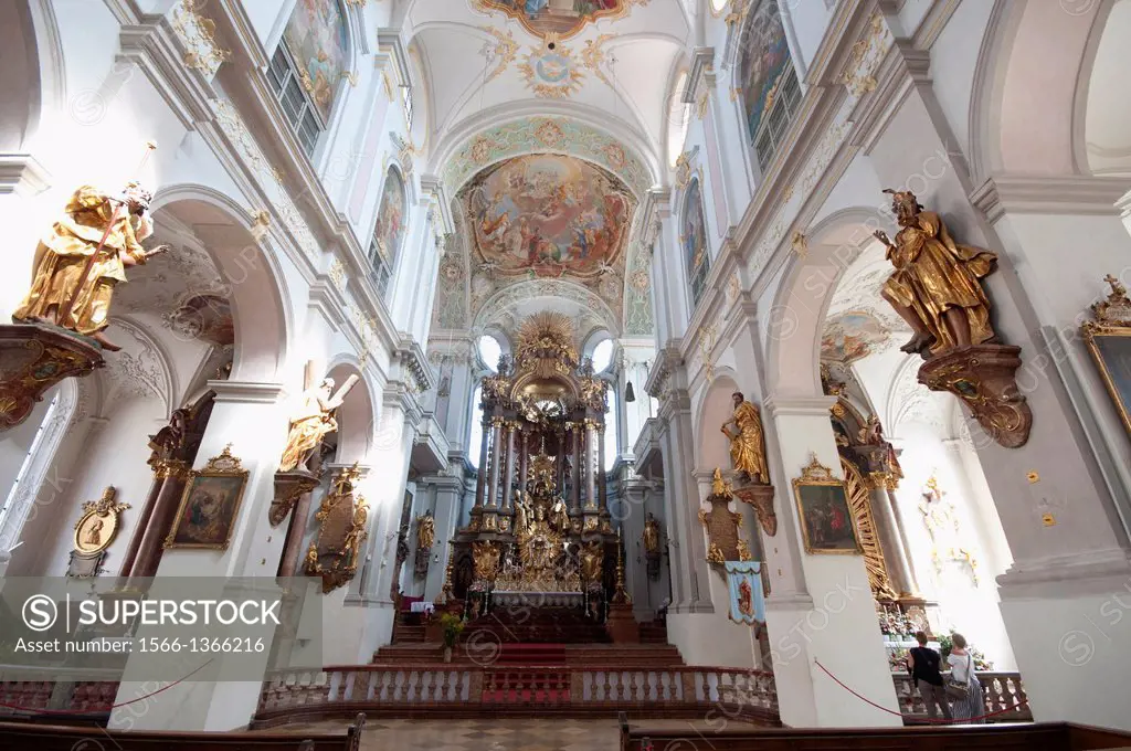 Germany, Bavaria, Munich, Peterskirche church, St. Peter Church.