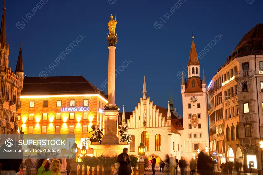 Marienplatz and Altes Rathaus old townhall at night, Munich, Bavaria, Germany.