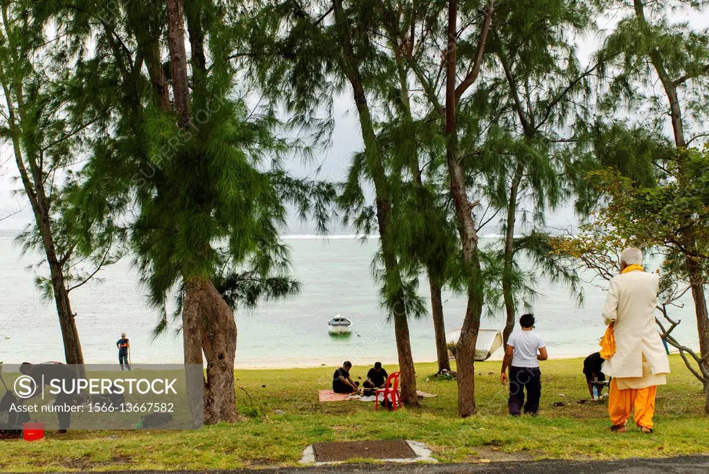 Local people picnic, Trou D´Eau Douce, East Coast, Mauritius, Indian Ocean, Africa