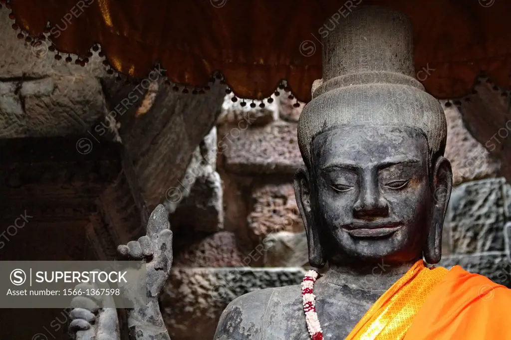 Statue in the Temple of Angkor Wat, Cambodia