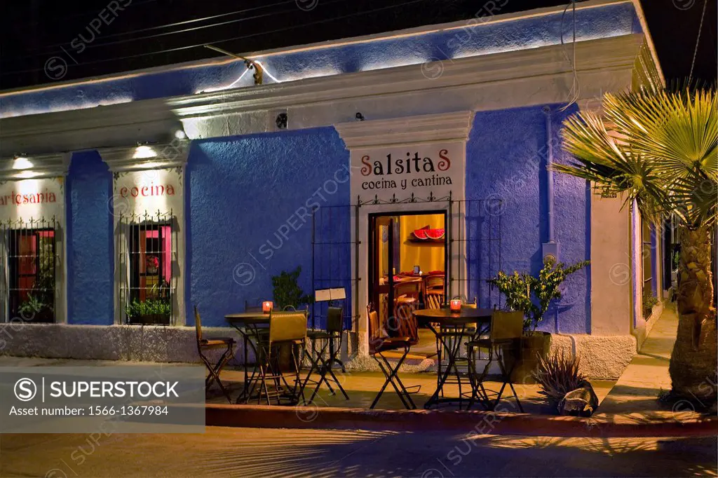 Evening scene_restaurant, San Jose del Cabo, Mexico.