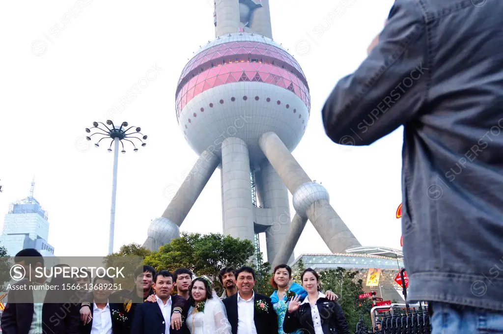 Wedding picture at the Oriental Pearl TV Tower, Pudong Business District, Shanghai, China, Asia