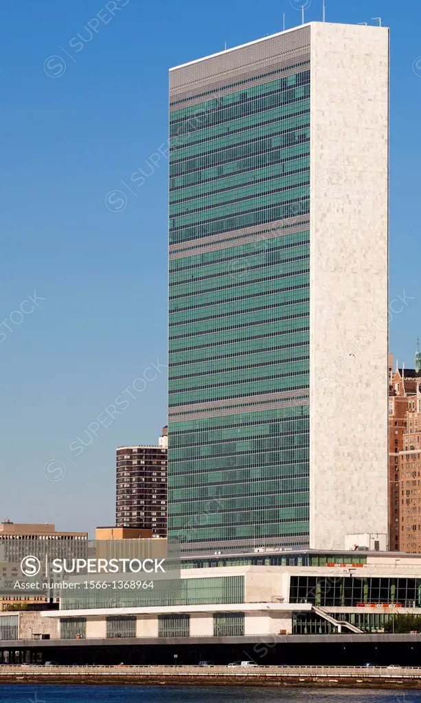 United Nations Building, as seen from Roosevelt Island, East River, Manhattan, New York City, New York, USA.