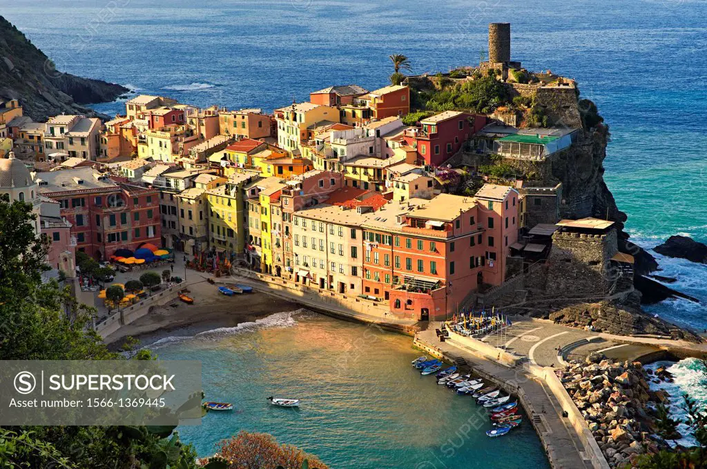 Colorful fishing houses, the fishing port of Vernazza at sunrise, Cinque Terre National Park, Ligurian Riviera, Italy. A UNESCO World Heritage Site.