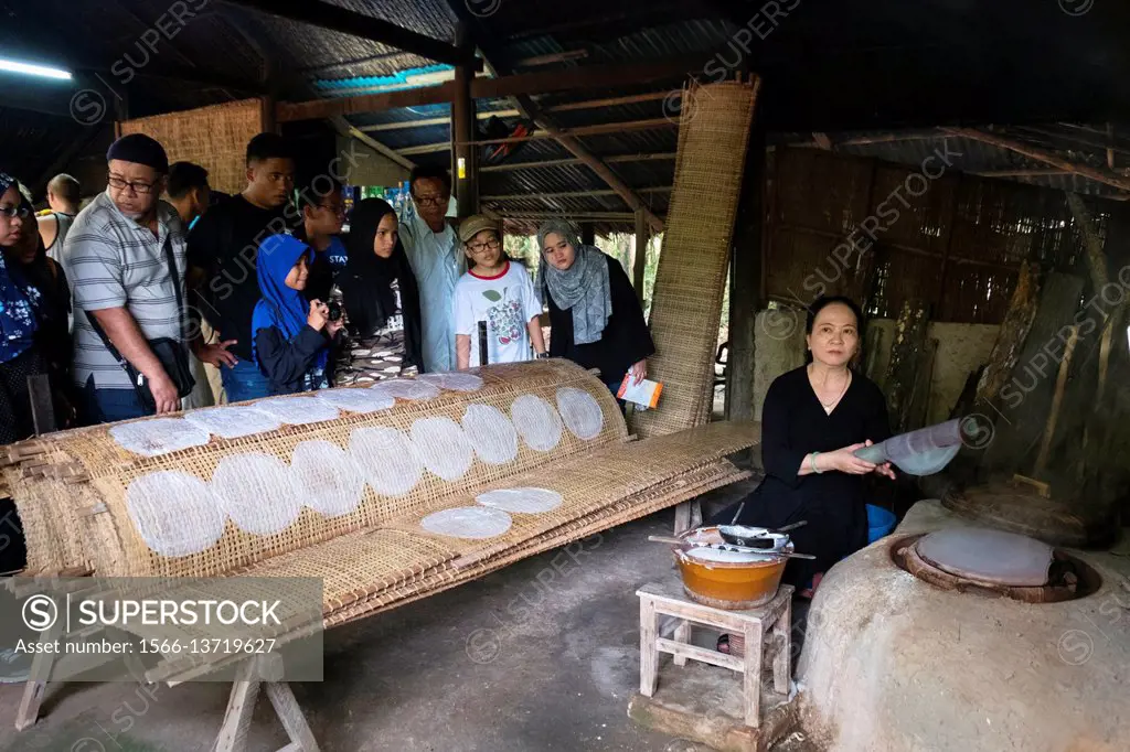 Vietnam, Ho Chi Minh City, Cu Chi Tunnels, Demonstration of Rice Paper Making