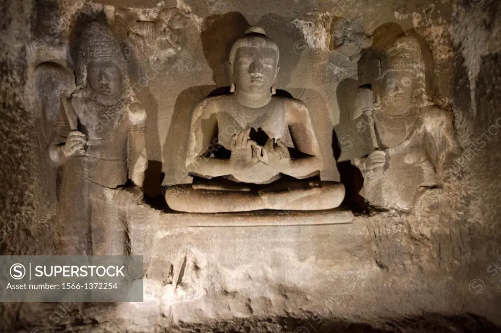 Buddha Statue, Ajanta caves, Aurangabad, Maharashtra, India. Date from the 2nd century BCE to about 480 or 650 CE. The caves include paintings and scu...