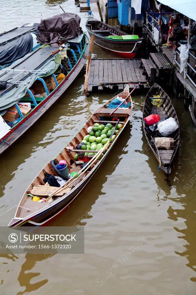 Flussboote in Banjarmasin - River Boats in Banjarmasin, Indonesia.
