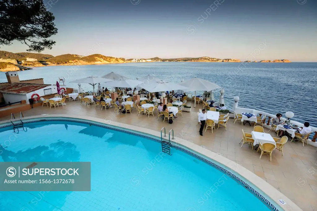 outdoor terrace, bar restaurant La Gran Tortuga, village of Cala Fornells, Calvia, Mallorca, Balearic Islands, Spain