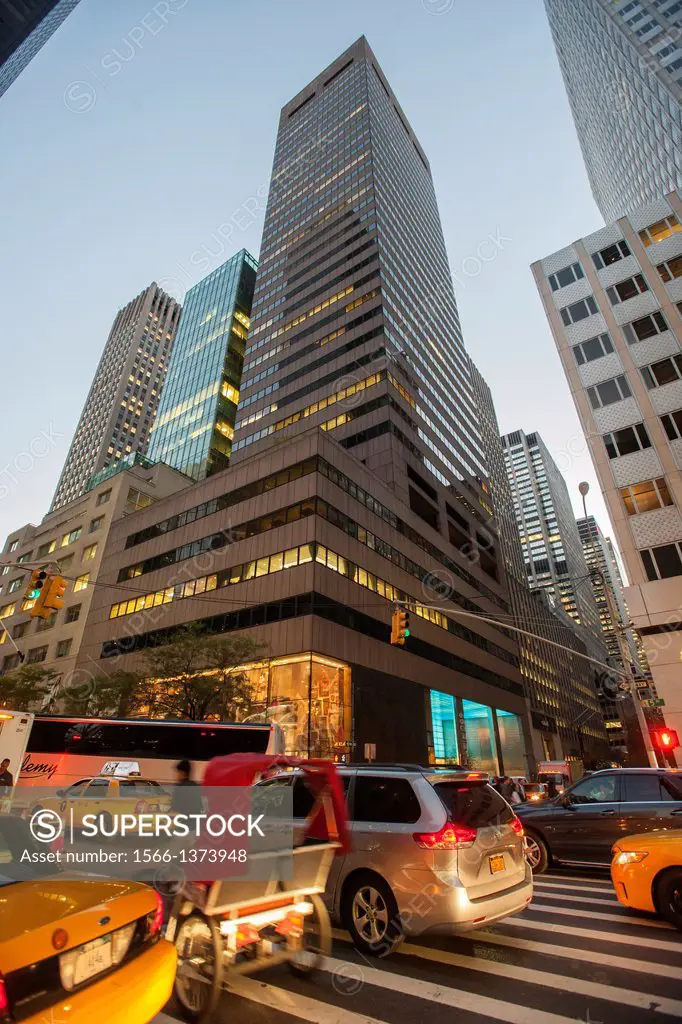 650 Fifth Avenue in New York. A Federal judge has ruled that the US Attorney´s office can seize the 60 percent stake in the building which is held by ...
