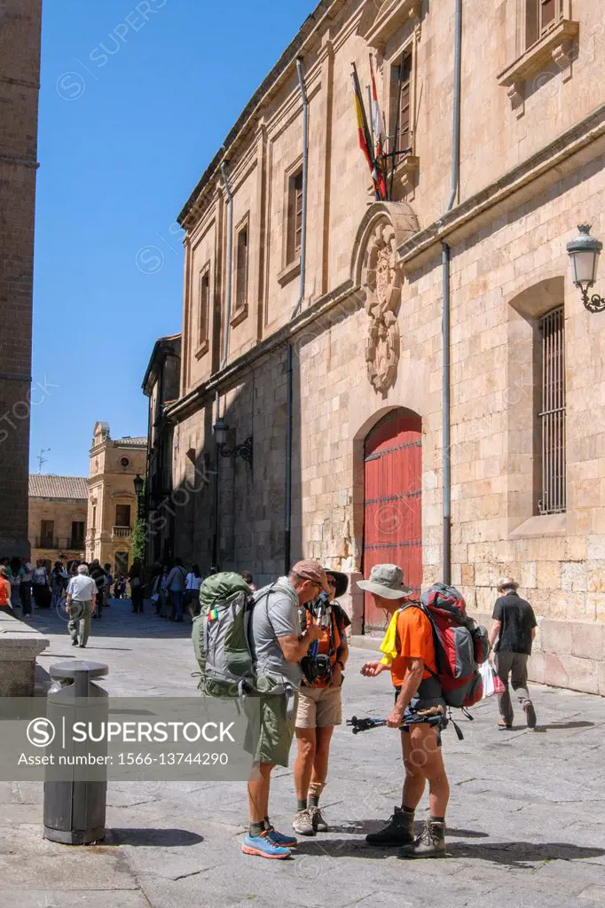 Salamanca, Saint James Way pilgrims at Rua Mayor, Salamanca, Castilla y Leon, Spain.