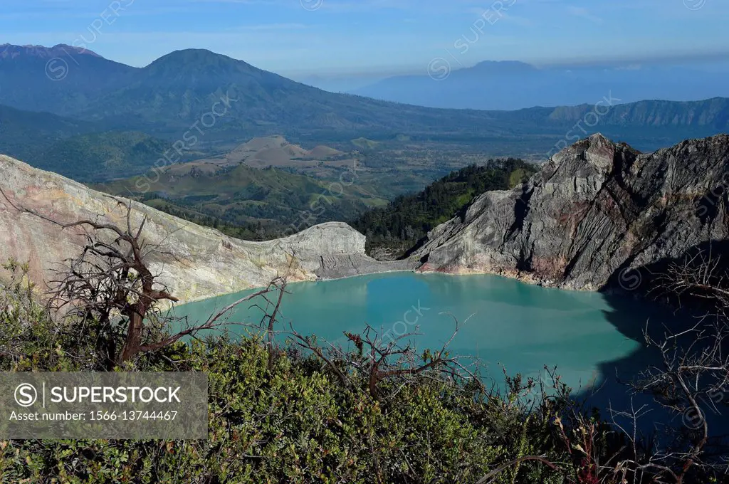 Kawah Ijen volcano (Ijen crater and lake), Banyuwangi,East Java,Indonesia,Southeast Asia,Asia.