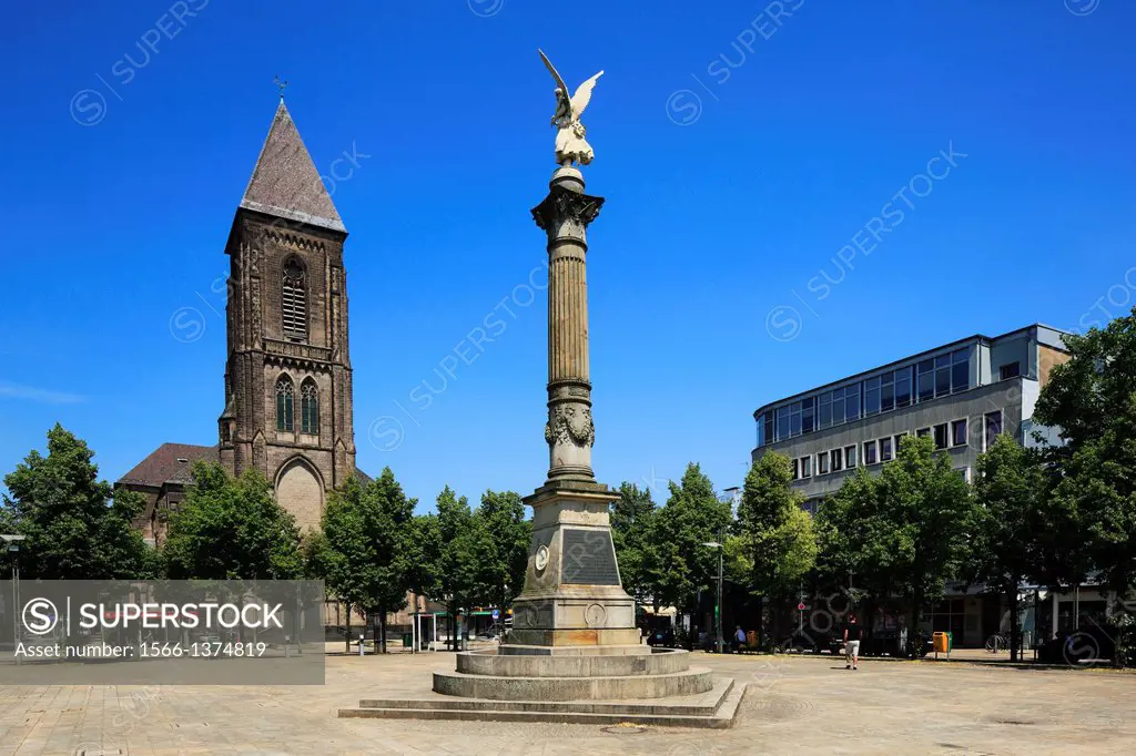 Germany, Oberhausen, Ruhr area, Lower Rhine, Rhineland, North Rhine-Westphalia, NRW, Altmarkt, market place, Herz Jesu Church, parish church, catholic...