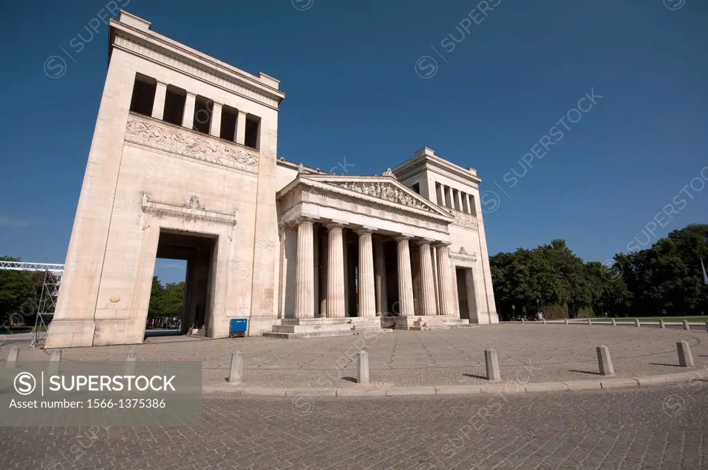 Germany, Bavaria, Munich, Koenigsplatz Square, Propylaea Building.