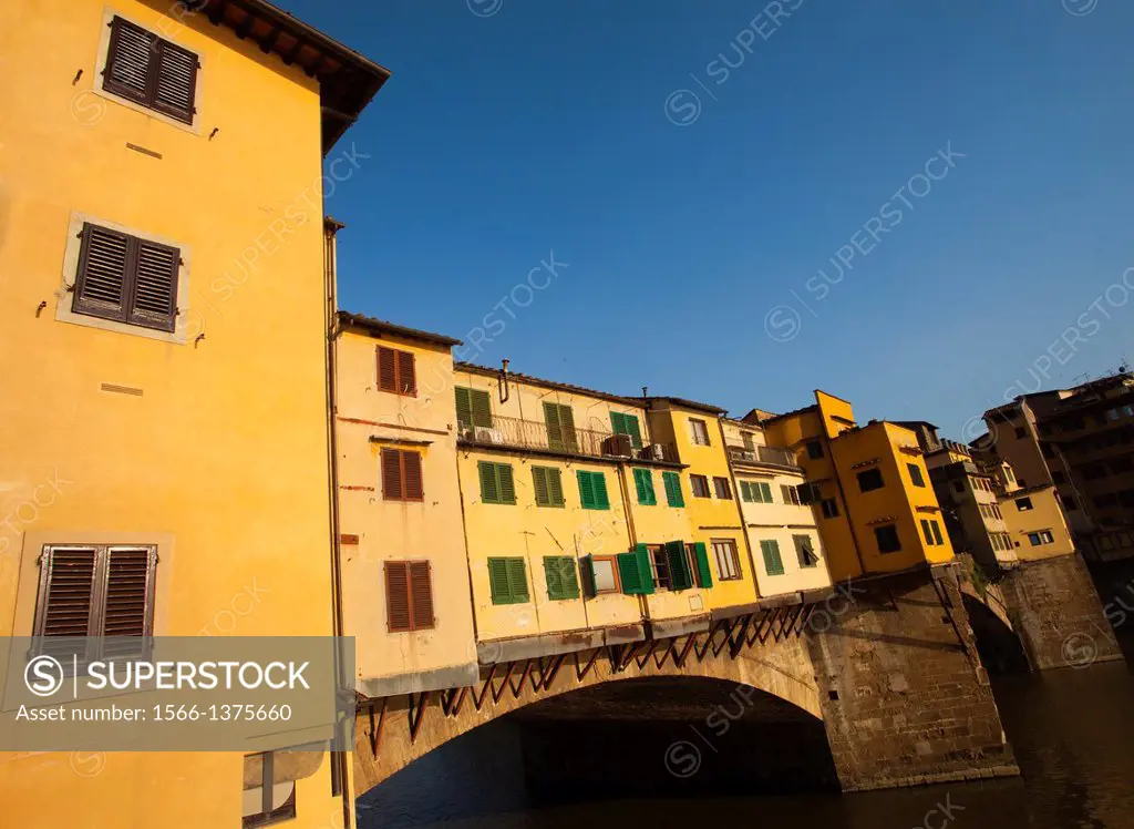 Ponte Vecchio, Old Bridge, Arno River, Florence, Tuscany, Italy.