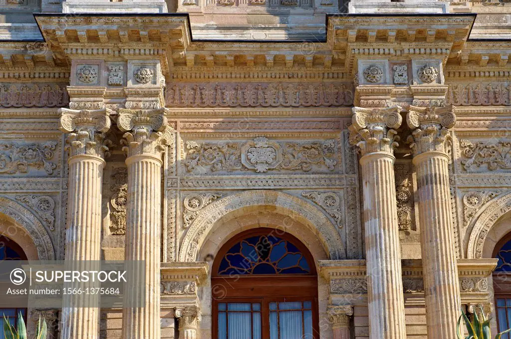 The Ottoman style Architecture of the front of the Dolmabahçe (Dolmabahce) Palace, built by Sultan, Abdülmecid I between 1843 and 1856. Istanbul Turke...