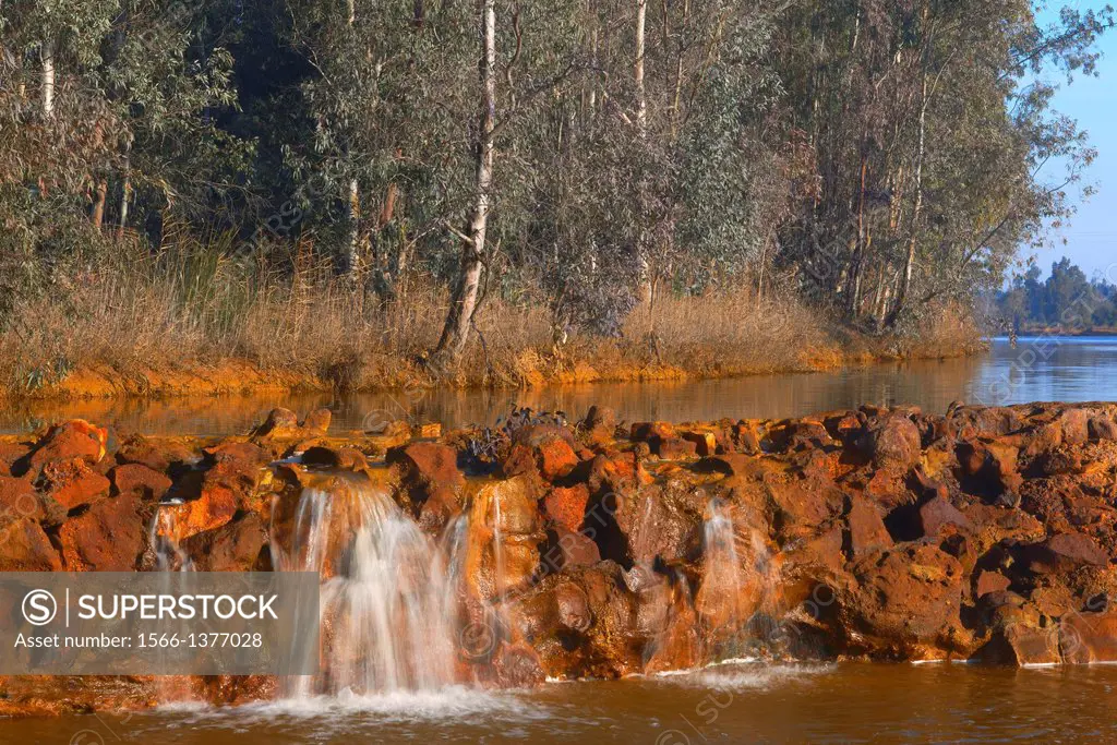 Rio Tinto, Tinto River, Rio Tinto mines, Huelva province, Andalusia, Spain.