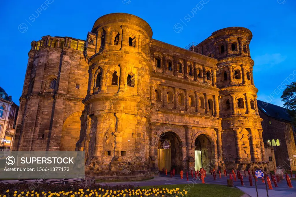 The historic Porta Nigra in Trier (Treves) at night, Rhineland-Palatinate, Germany, Europe