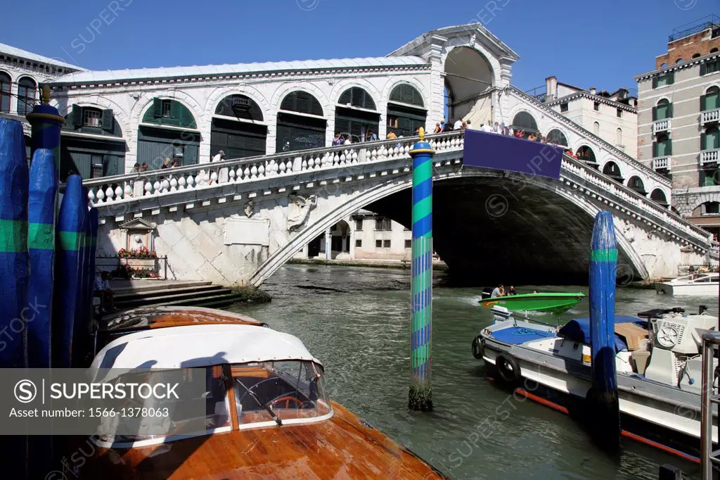 Ponte Rialto,Canal Grande from San Polo district, Venice, Veneto, Venetia, Italy.
