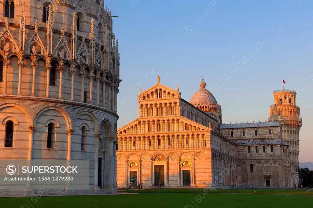 Pisa, Cathedral, Duomo at Sunset, Piazza del Duomo, Cathedral Square, Campo dei Miracoli, UNESCO world heritage site, Tuscany, Italy.