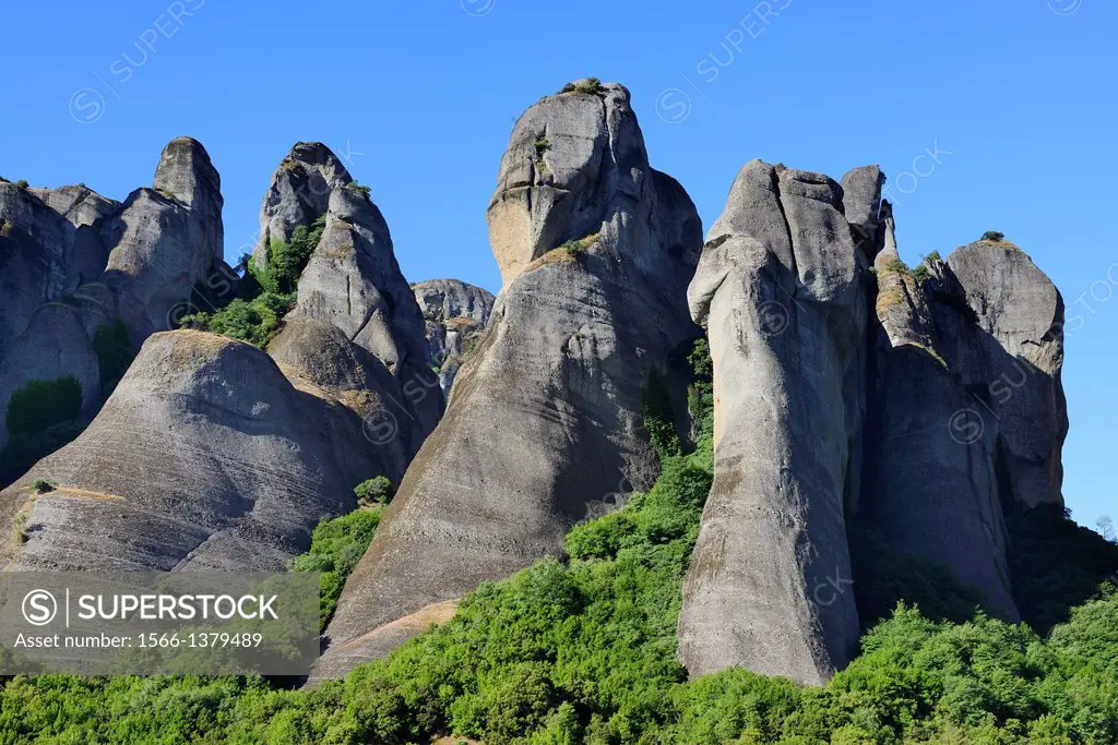 Greece, Thessaly, Meteora, World Heritage Site, Huge sandstone pillars weathered by earthquakes and erosion.
