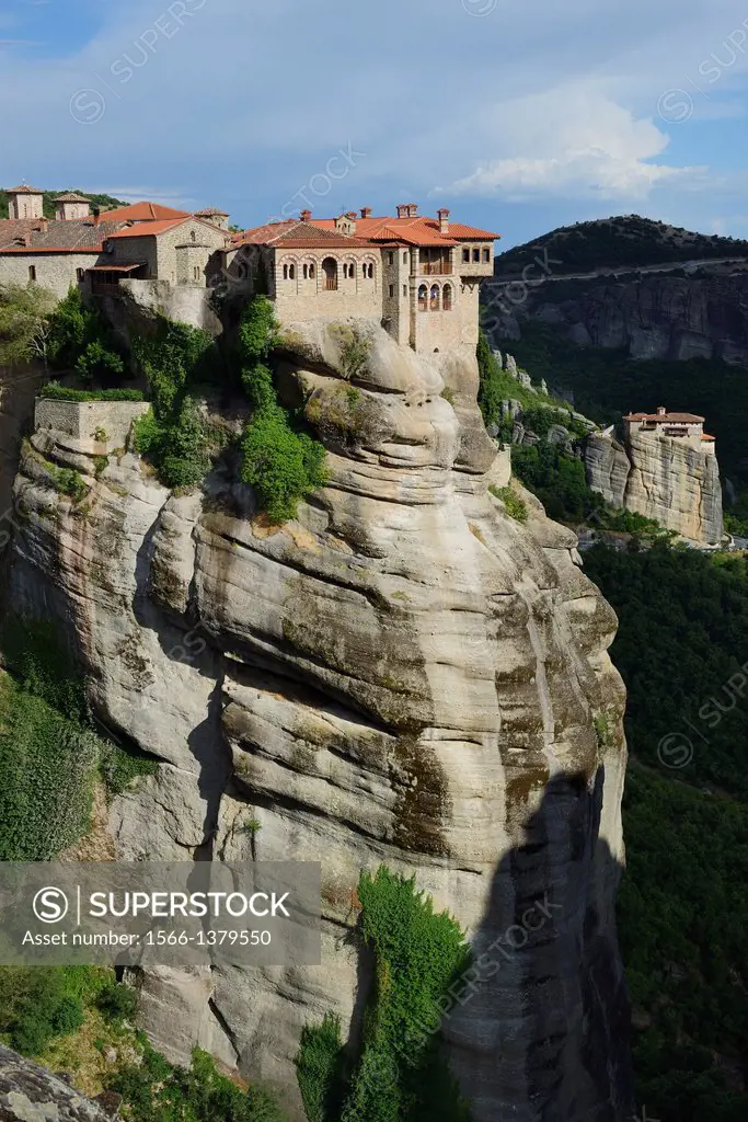 Greece, Thessaly, Meteora, World Heritage Site, Varlaam monastery and Roussanou (Agia Barbara) nunnery.