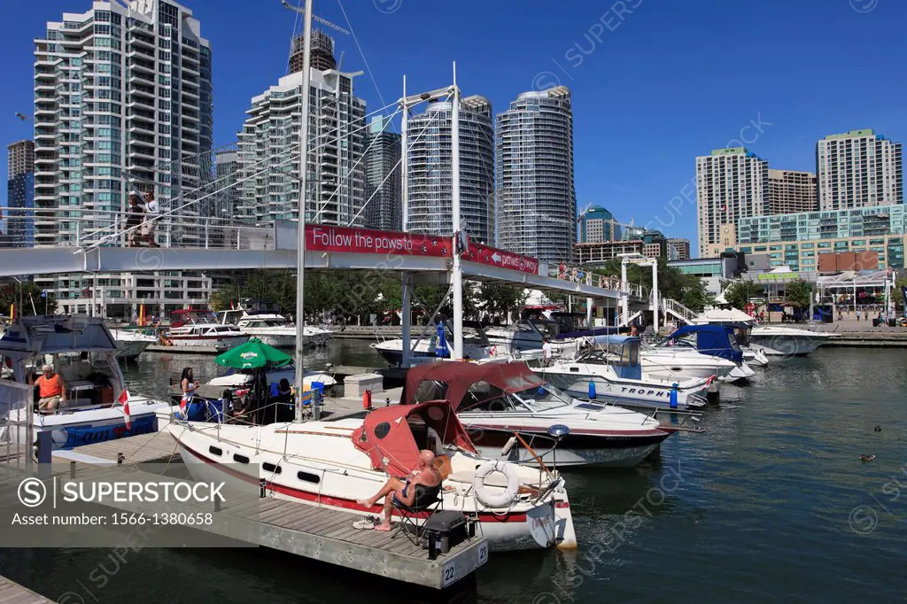 Canada, Ontario, Toronto, Harbourfront, marina, boats, people,.