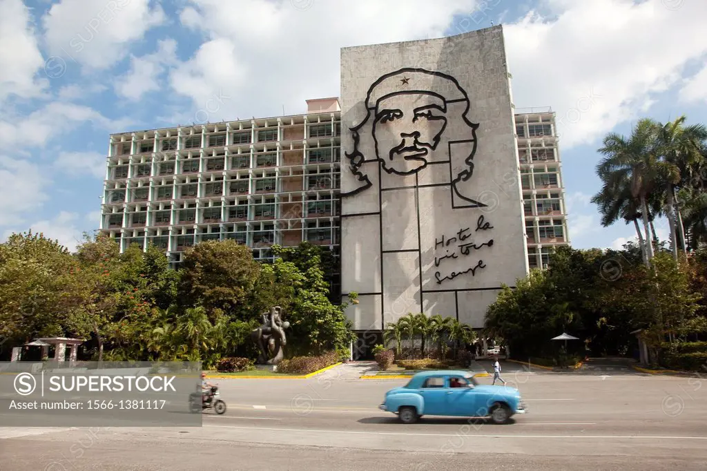 Depiction of Ernesto 'Che' Guevara on the facade of the Interior of the ministry building, Plaza de la Revolucion square, Havana, Cuba, Central Americ...