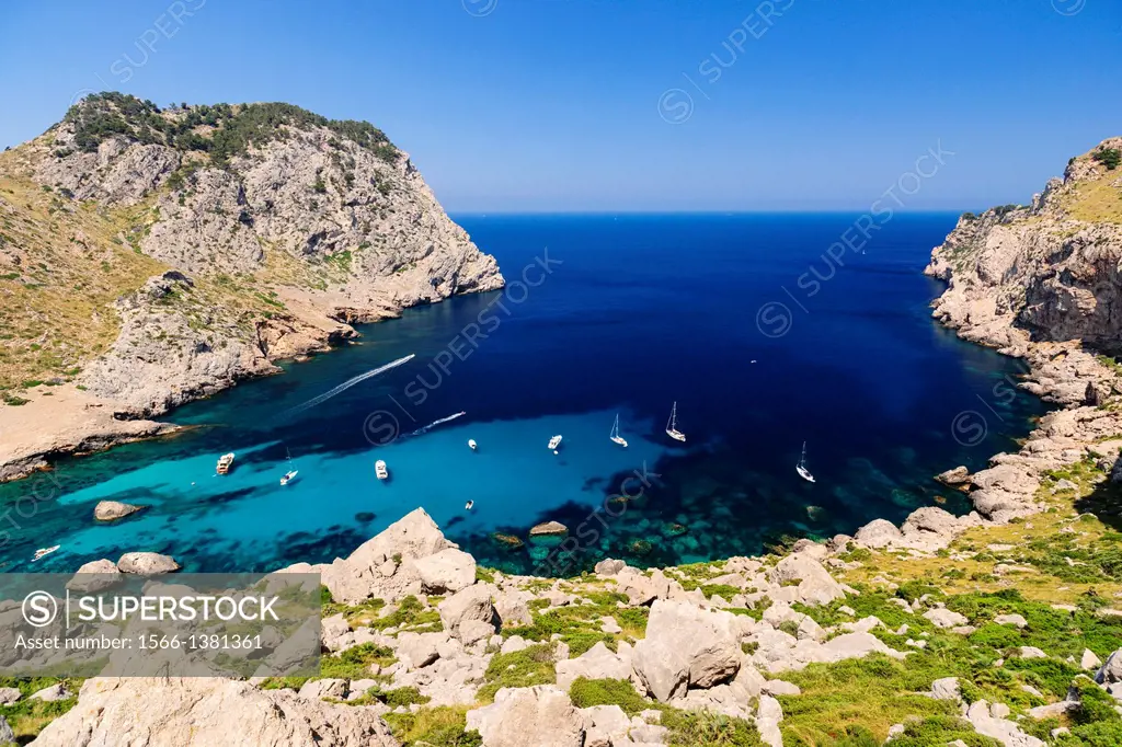 recreational enbarcaciones, Cala Figuera Beach, Formentor Peninsula, Pollensa. Natural Park of the Sierra de Tramuntana. Mallorca. Balearic Islands. S...