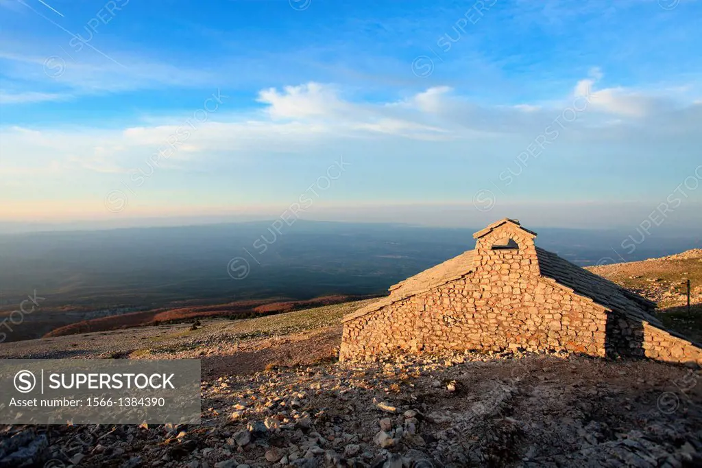 View of the summit of the Mont Ventoux in Vaucluse, Provence, Provence-Alpes-Côte d´Azur, France