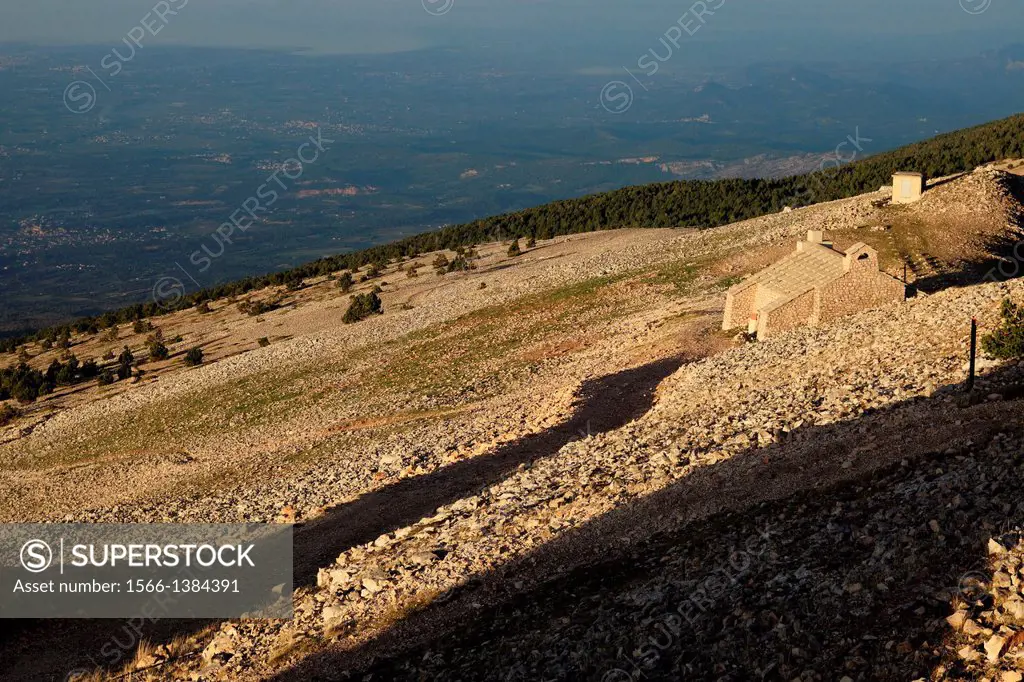 View of the summit of the Mont Ventoux in Vaucluse, Provence, Provence-Alpes-Côte d´Azur, France