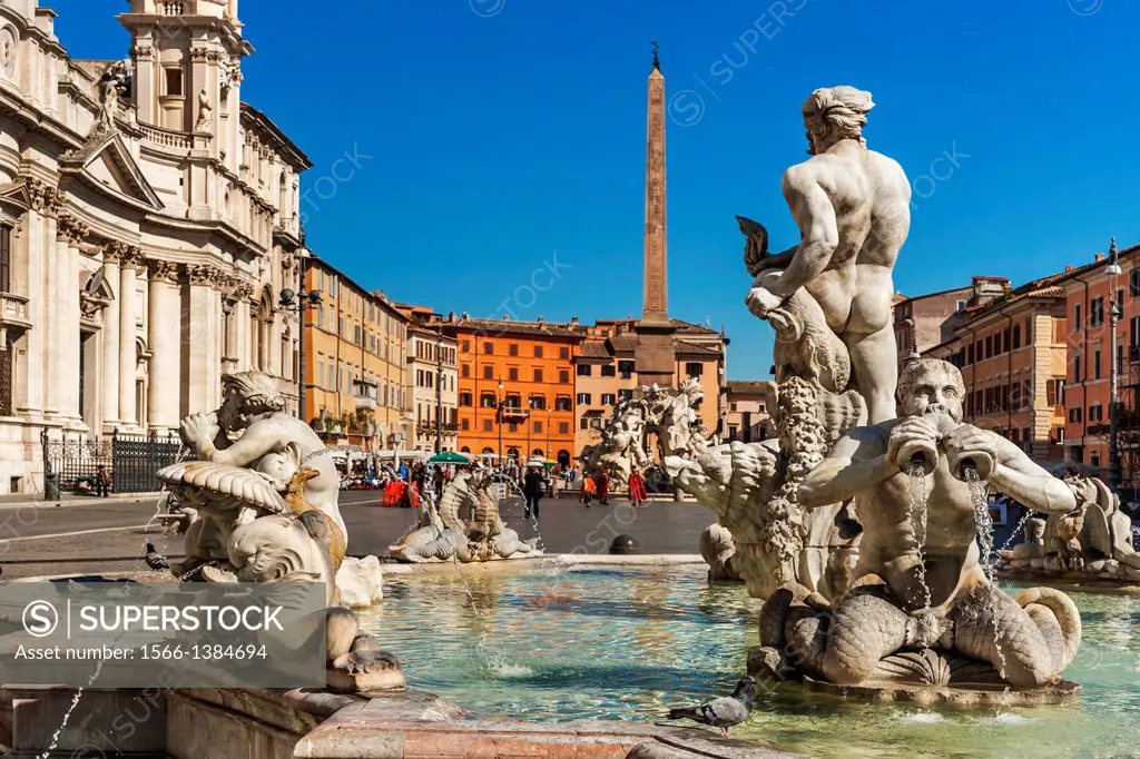 Piazza Navona, the church Sant´Agnese in Agone, Moor Fountain Fontana del Moro and the Fountain of the Four Rivers Fontana die Fiumi, Rome, Lazio, Ita...