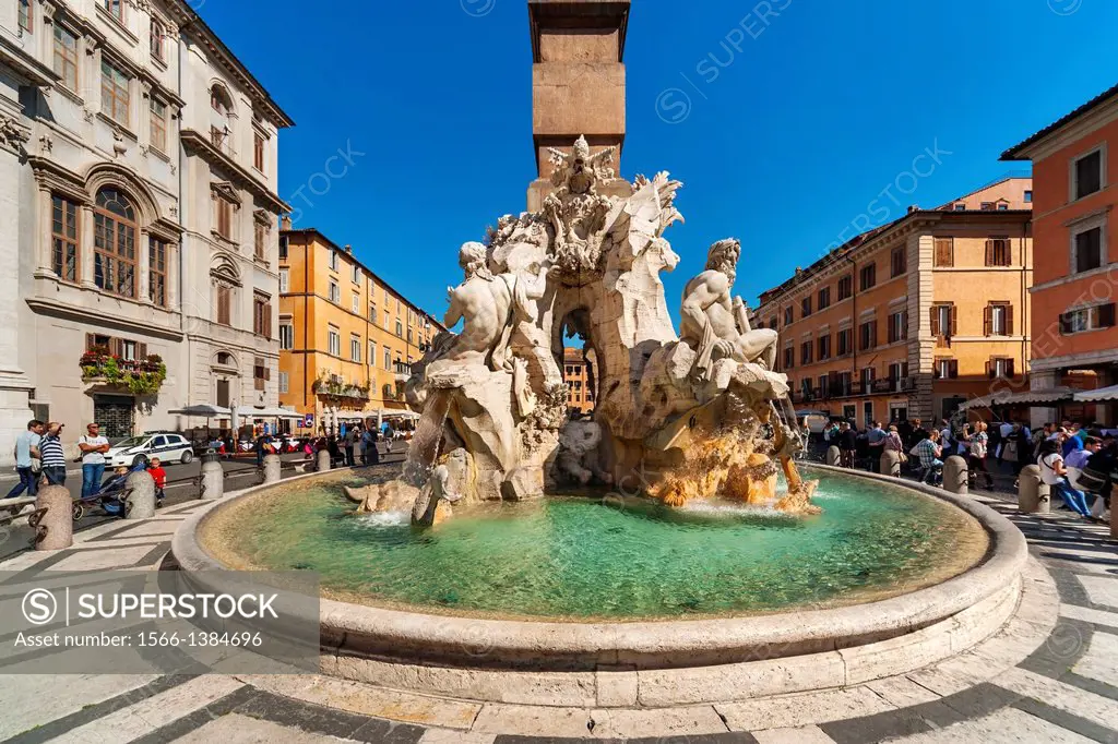 Piazza Navona, and the Fountain of the Four Rivers Fontana die Fiumi, Rome, Lazio, Italy, Europe.
