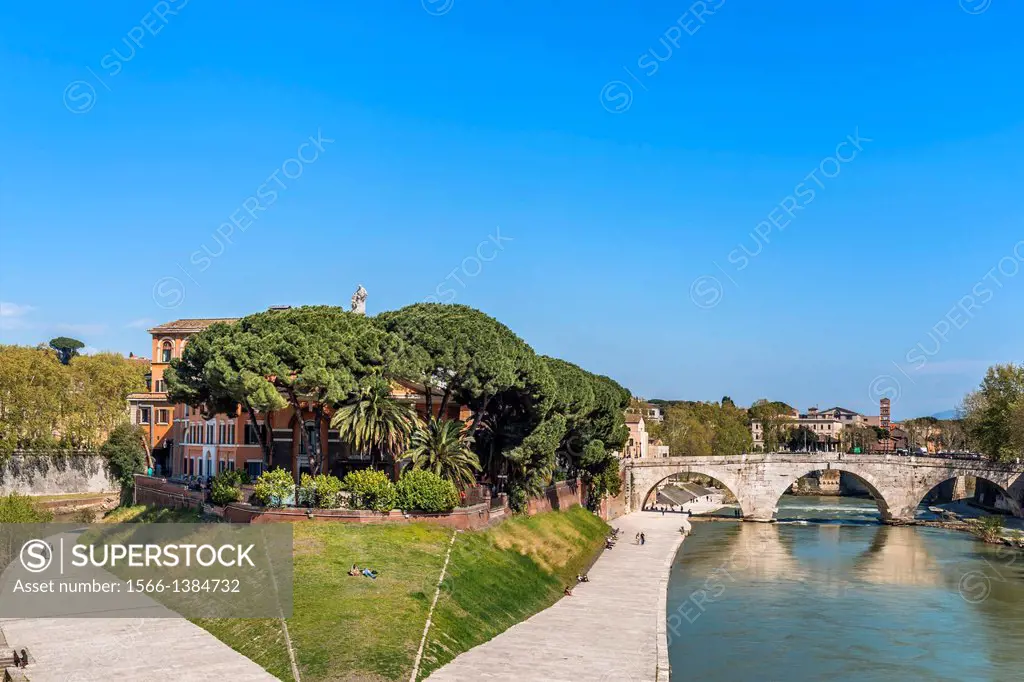 View from the Bridge Ponte Garibaldi to the Isola Tiberina, an island in the Tiber River, Rome, Lazio, Italy, Europe.