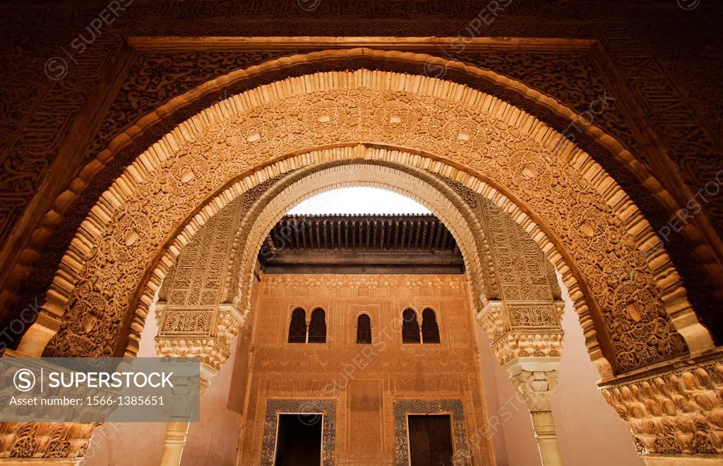 Patio del Mexuar o del Cuarto Dorado, gold room, Palace Comares, Nazaries palaces, Nasrid dynasty, Alhambra, Granada, Andalusia, Spain.