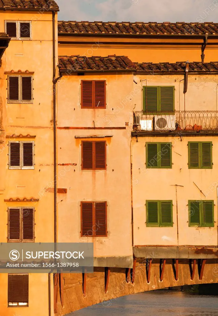 Ponte Vecchio, Old Bridge, Arno River, Florence, Tuscany, Italy.