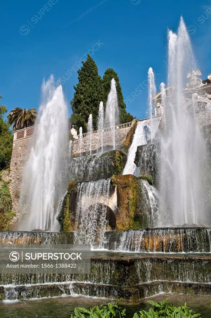 Neptune Fountain, Villa d'Este, Tivoli, Lazio, Italy.