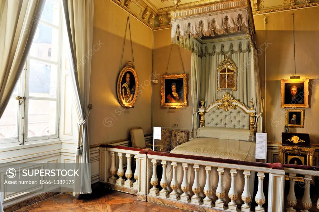 bedroom of Madame de Maintenon, Chateau de Maintenon, Eure & Loir department, region Centre, France, Europe.