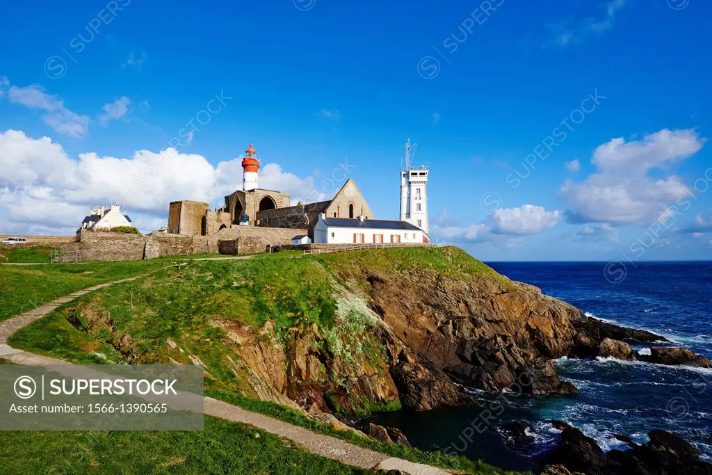 France, Briitany, Finistere, Plougonvelin, lighthouse at the Pointe Saint Mathieu.