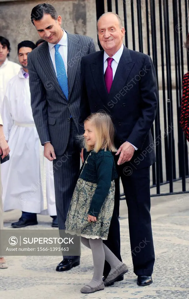 The Spanish Royal Family in the Cathedral of Palma de Mallorca in the Easter Mass in 2012.