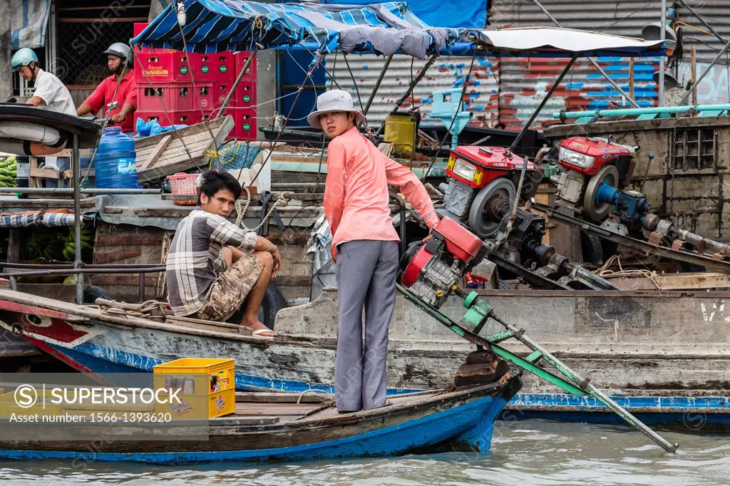 Daily Vietnamese river life at Cai Be, Mekong River Delta, Vietnam.