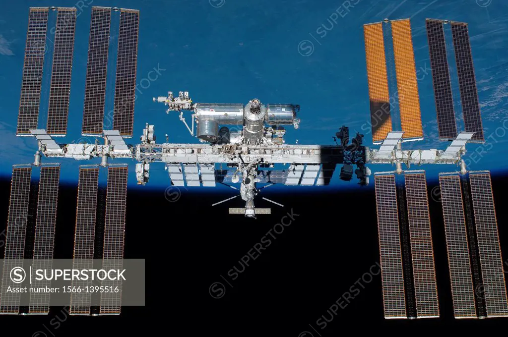 (29 May 2011) -- Backdropped by Earth´s horizon and the blackness of space, the International Space Station is featured in this image photographed by ...