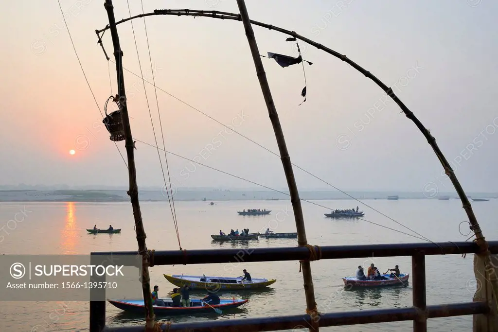 India, Uttar Pradesh, Varanasi, Boatride at sunrise.