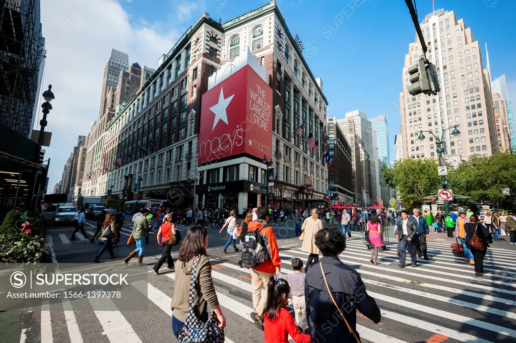 The flagship Herald Square Macy´s Department Store in New York. Macy´s announced that it will open for the first time on the Thanksgiving holiday, at ...