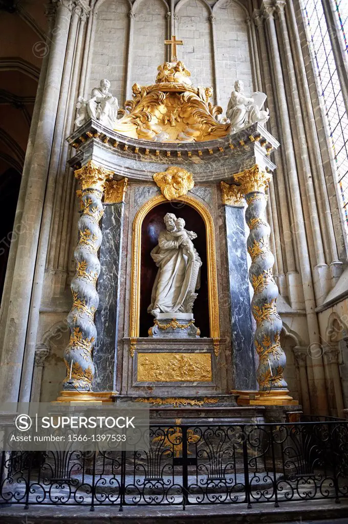 Baroque altar in the Cathedral of Notre-Dame, Amiens, France.