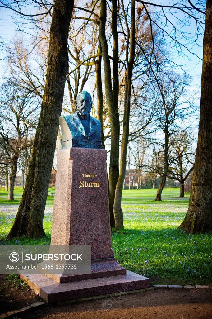 Bust of the writer Theodor Storm, in Husum Castle gardens. Husum, North Friesian Islands, Schleswig-Holstein, Germany, Europe.