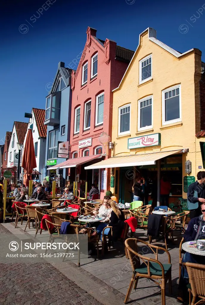 Port of Husum, shopping, restaurants, terraces and shops. Husum, North Friesian Islands, Schleswig-Holstein, Germany, Europe.