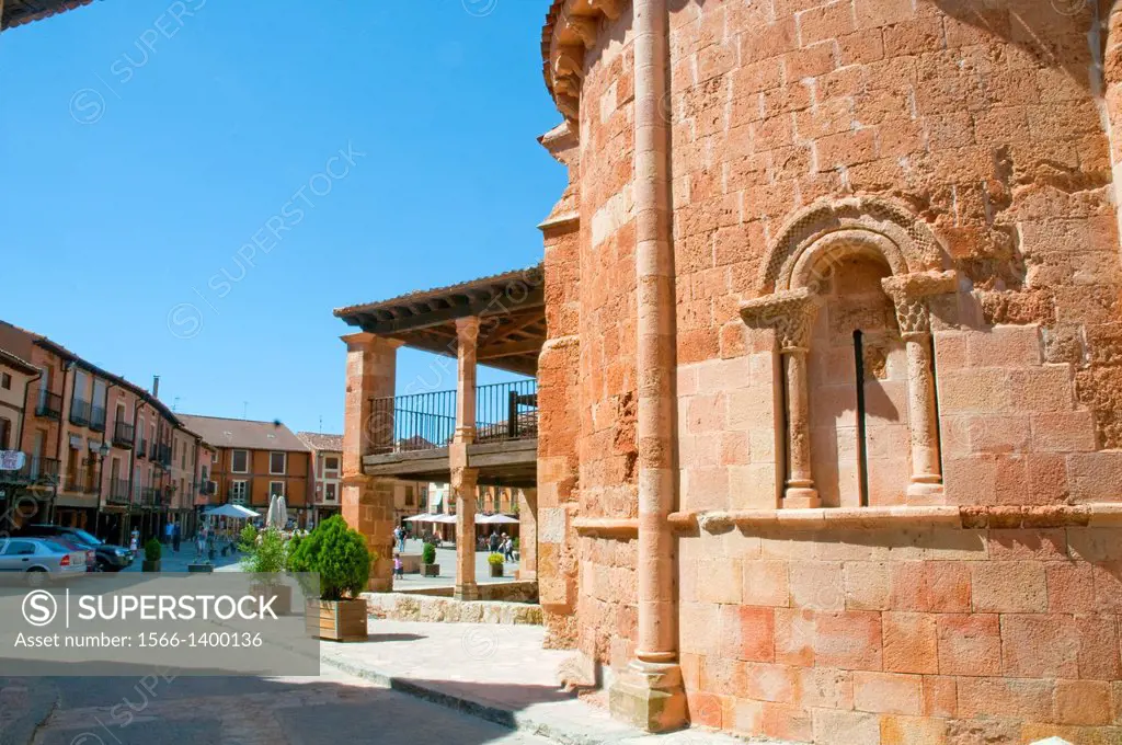 Apse of San Miguel church and Main Square. Ayllon, Segovia, province, Castilla Leon, Spain.