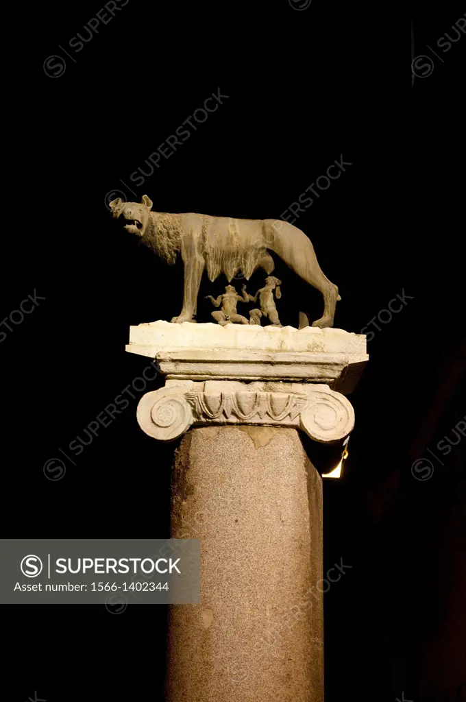 Capitoline Wolf, Piazza del Campidoglio, Capitoline Hill, Rome, Italy.